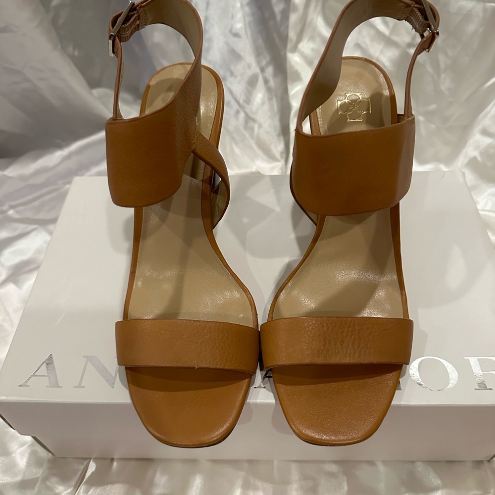 Ann Taylor Margo leather sandal